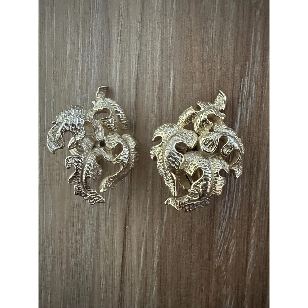 VTG CastleCliff Leaf Clip On Earrings Signed